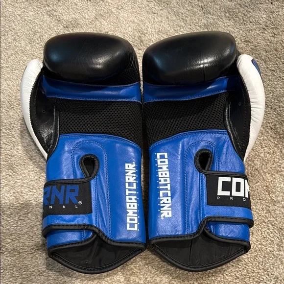 Combat CRNR Black and Blue Boxing Gloves - Picture 2 of 4